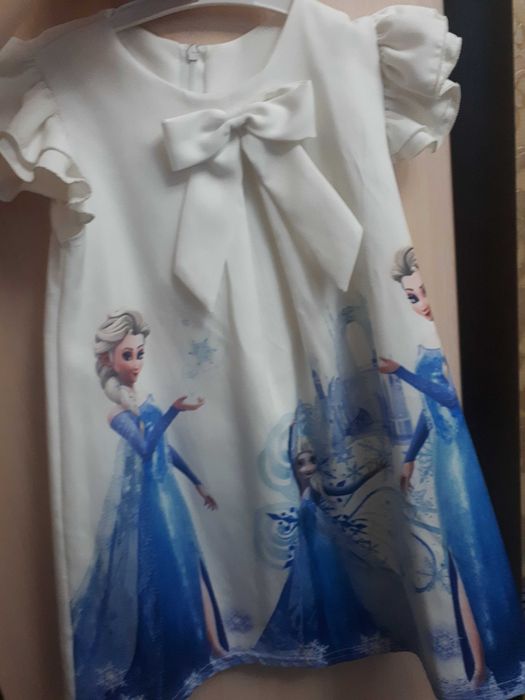 Продам платья и костюмчик