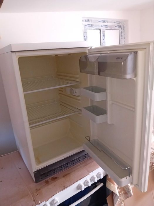 Компактен хладилник Bosch