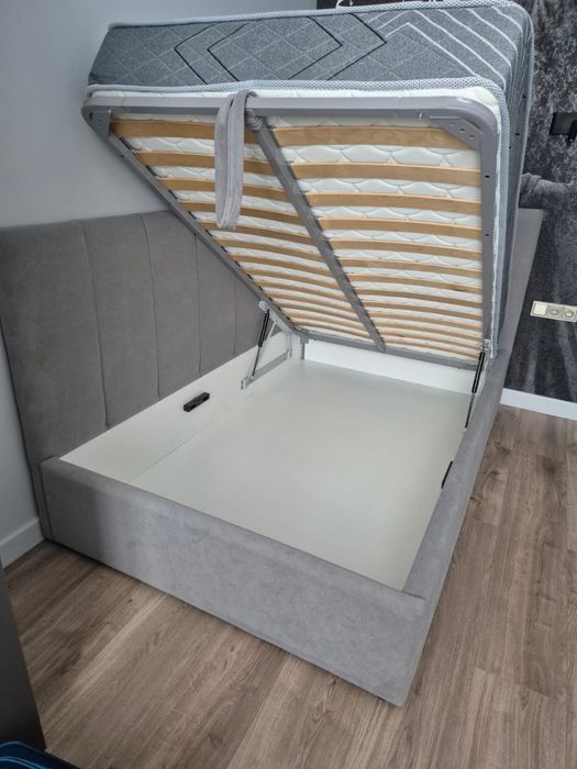 Продаю кровать  размеры 1200/2000