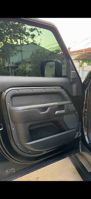 Range rover defender