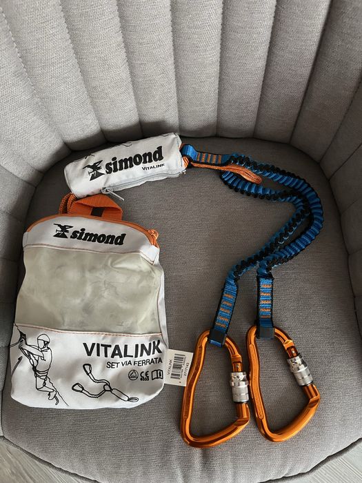 Kit via ferrata( casca, ham, set via f, rucsac)