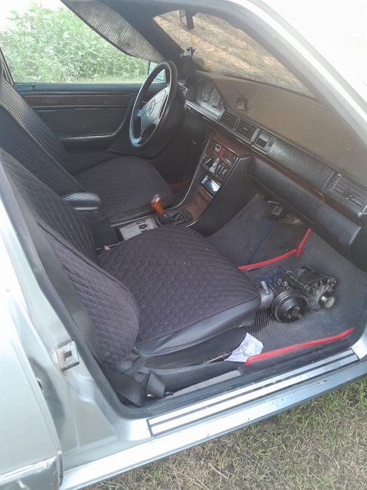 Запчасти на МЕРСЕДЕС Е220 W124