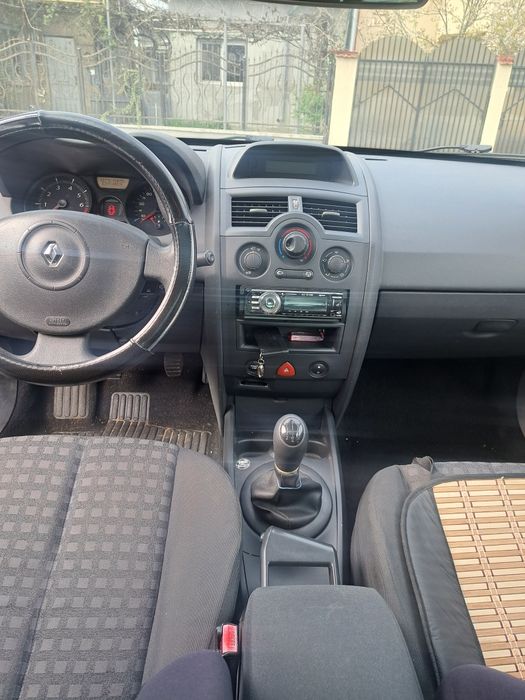 RENAUT  Megan Cabrio