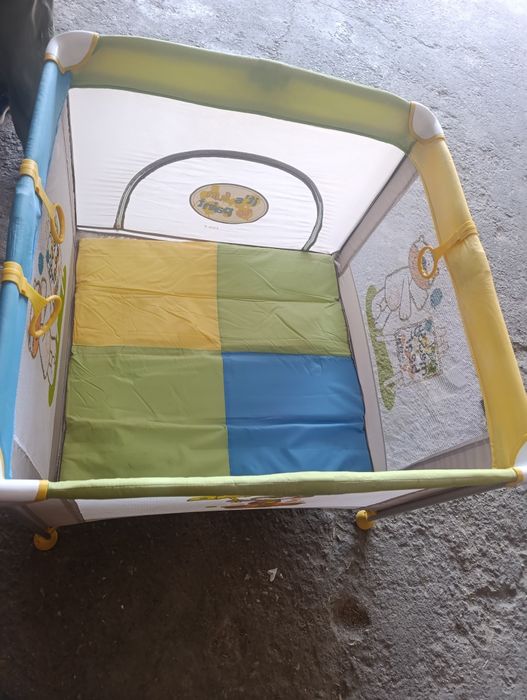 Детска кошара...