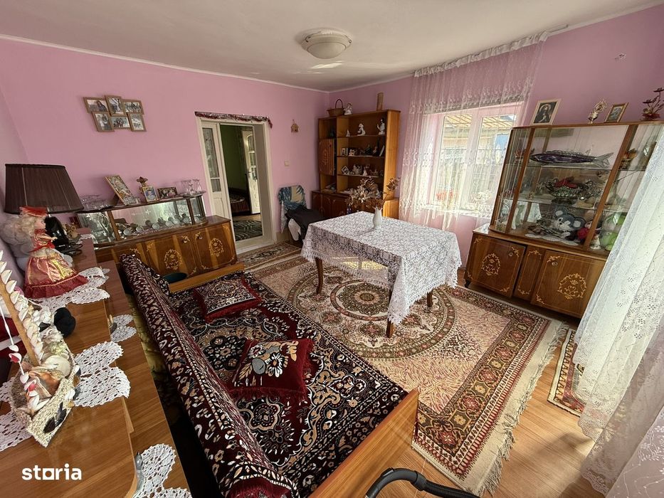 Casa de vanzare, la strada, E85, Podu Iloaiei