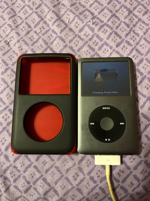 Apple iPod Classic 6th Gen 120GB 2008 MP3 Player