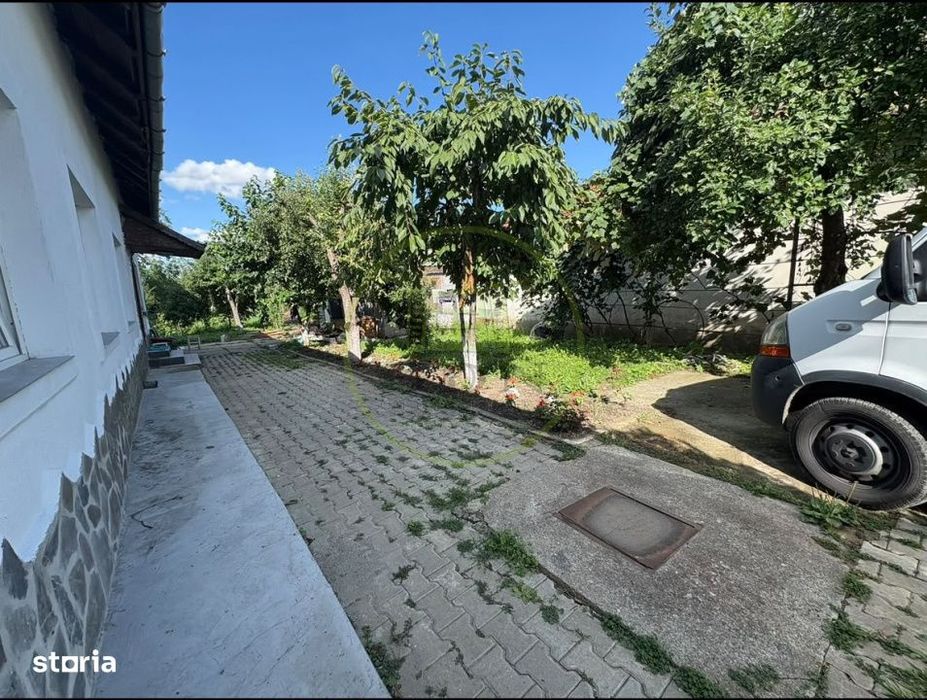 Casa cu teren de 1.651 mp si iesire directa la lac | Feldioara, Brasov