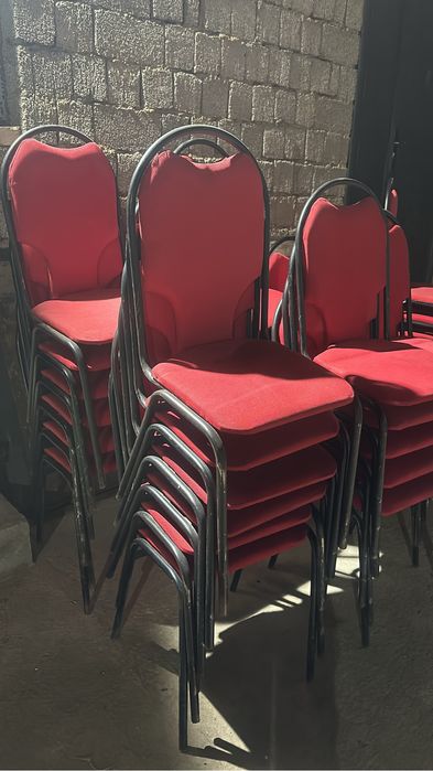 Стулья продается