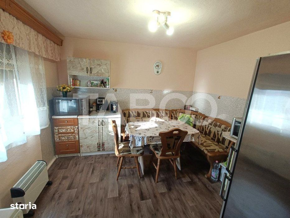 Casa cu 4 camere si curte 400 mp cu acces auto de vanzare in Selimbar