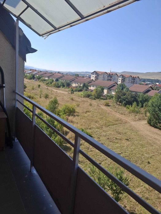 Vând apartament cu două camere în Florești, complet mobilat și utilat