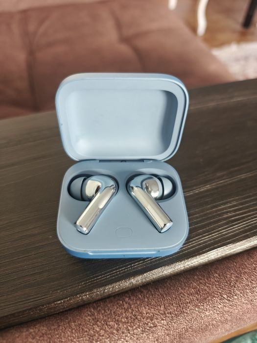 Продается беспроводные наушники