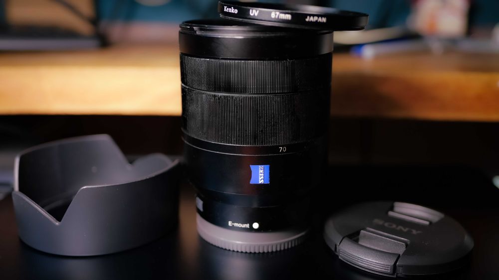 обектив Sony FE 24-70mm f/4 OSS Vario-Tessar