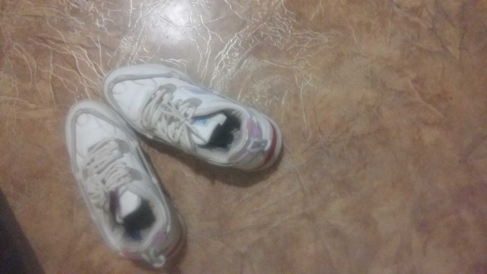 Кроссовки кроссовки