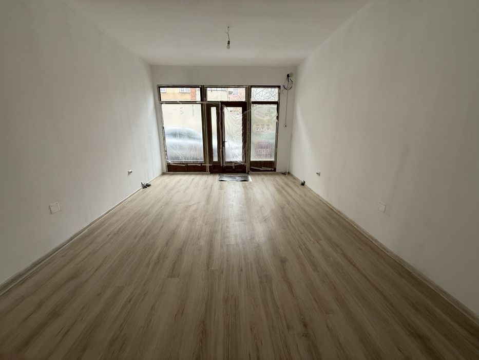 Spatiu 24 mp +  350€  str Spania nr 9