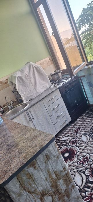 Uy sotiladi srochno!