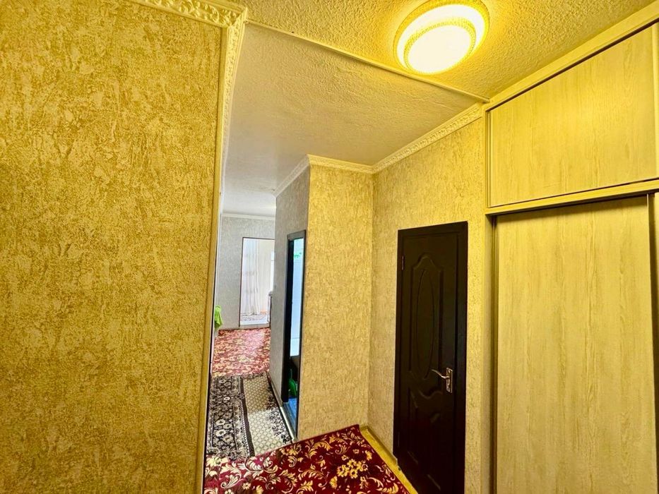 Продаётся 2 ком 10 микрорайон