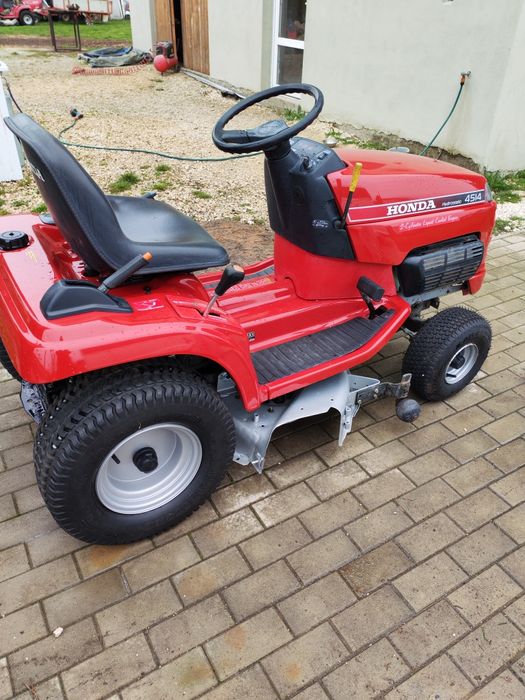 Vând repar tractoras tuns  Honda