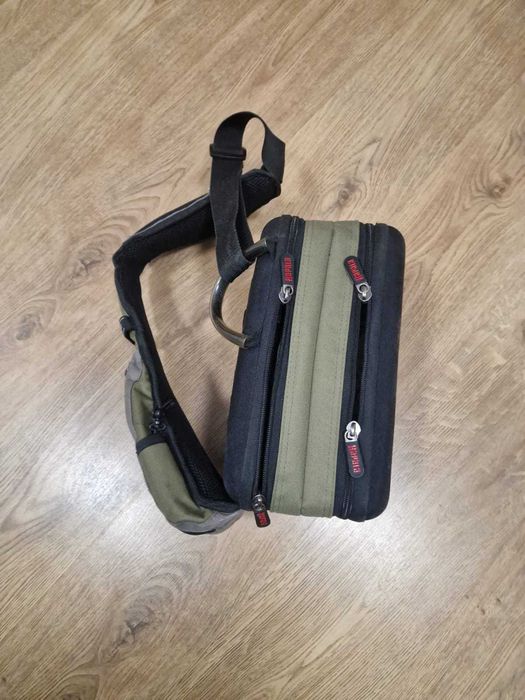 Vand doua genti de umar RAPALA, pentru naluci la spining