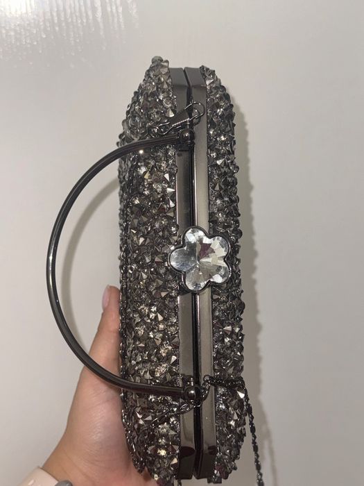 Луксозна вечерна чанта с кристали
