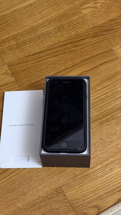 iPhone 8, 64 mg 100%