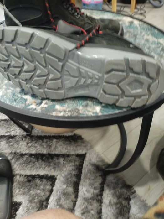 Работни обувки с бомбе.47 номер