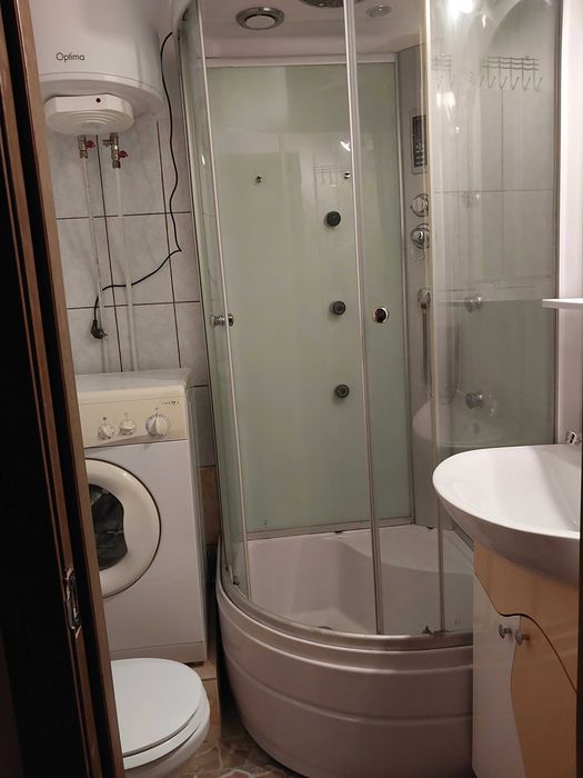 Închiriez apartament cu doua camere în Focșani