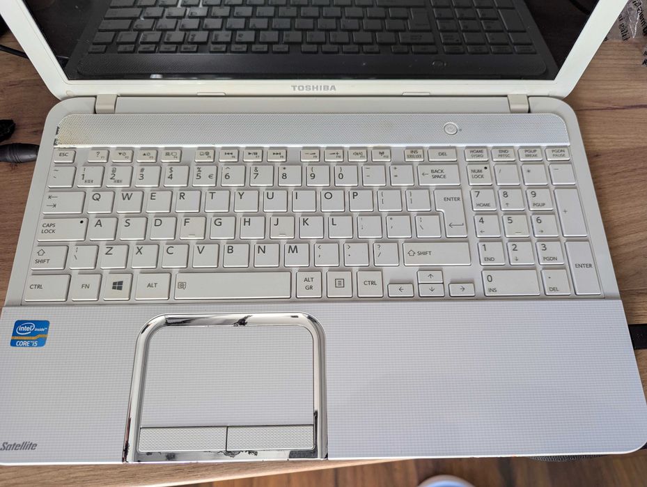 3 laptopuri office Toshiba L850-1LF / ASUS F200CA  / HP mini 110-3000