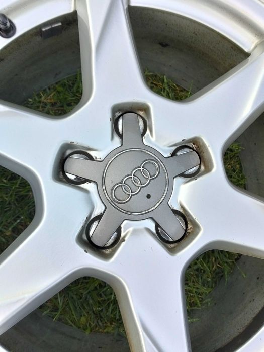 Vând jante audi A4 R17 + anvelope Hankook vara an 2023