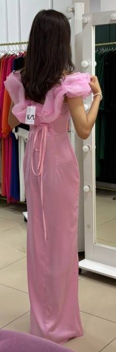 Вечернее,  нежное платье