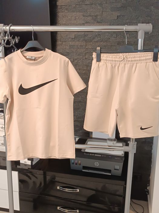 Compleu bărbați Nike super calitate