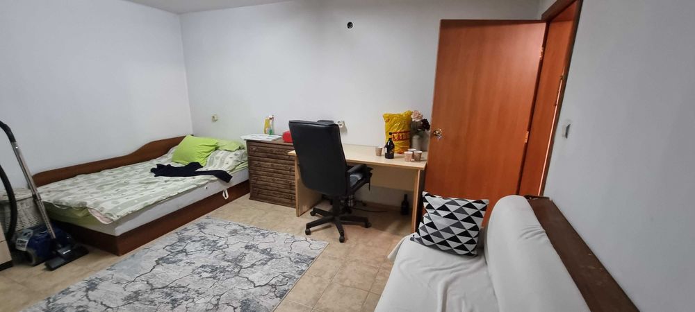 Продава се Едностаен апартамент в Разград, Център - 50 кв.м за 918 €/кв.м - Снимка #2