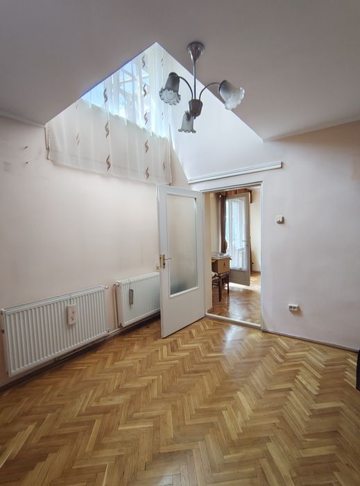 In chiriez imobil str Lupeni