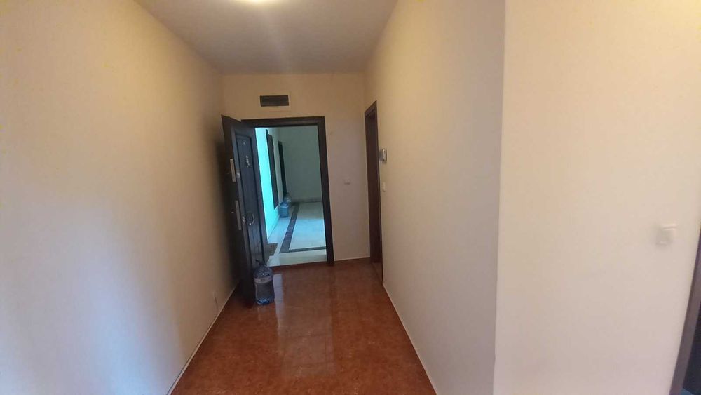 Дава се под наем Тристаен апартамент в Разград, Бели Лом - 100 кв.м за 300 € - Снимка #2