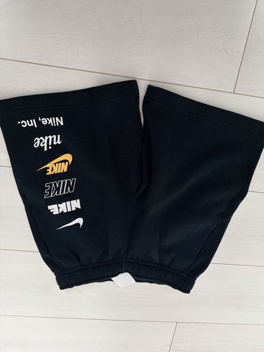 Vand pantaloni nike