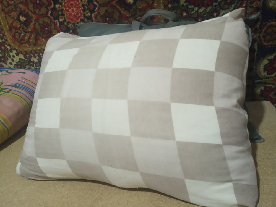 Подушка продается