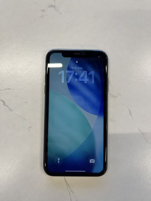Айфон 11 паметь 64 АКБ 73