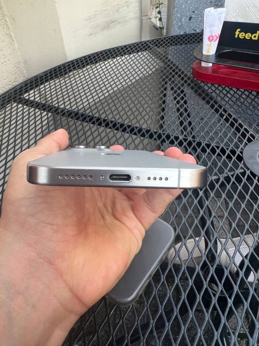 Iphone 15 pro max Natural