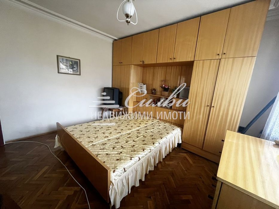 Продава се Многостаен апартамент в Шумен, Куршум чешма - 150 кв.м за 614 €/кв.м - Снимка #7