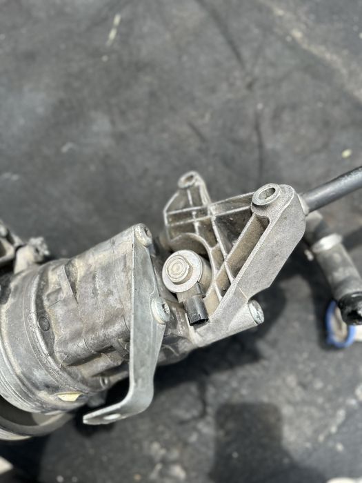 Хидравлична помпа динамик БМВ Е60 Е61 Е63 Е64