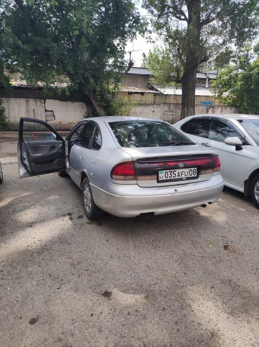 Продам машину Мазда Кронос