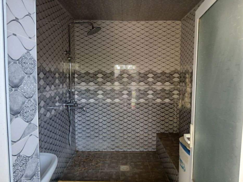 Zabzi poya yangi qishloq 6sotix yer hovlisi bitgan yevro remont