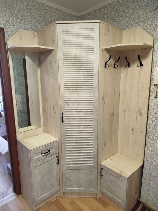 Продам угловая прихожая