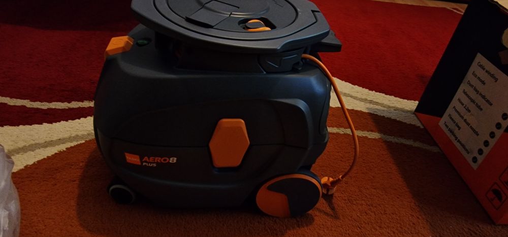 Aspirator profesional ultra-silentios cu functie Eco, TASKI AERO 15 Pl
