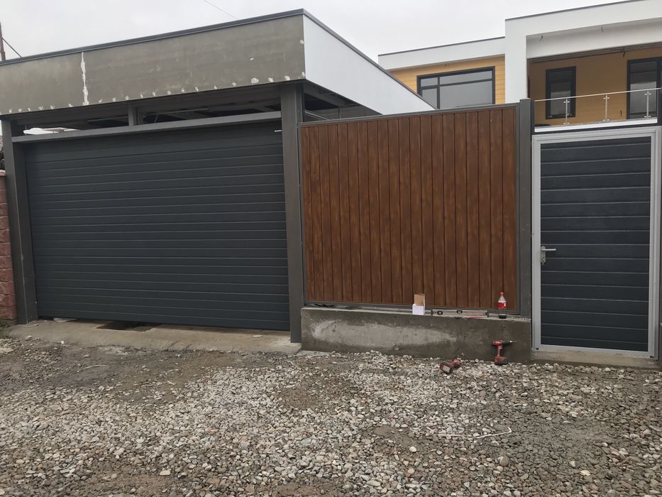 Секционные ворота