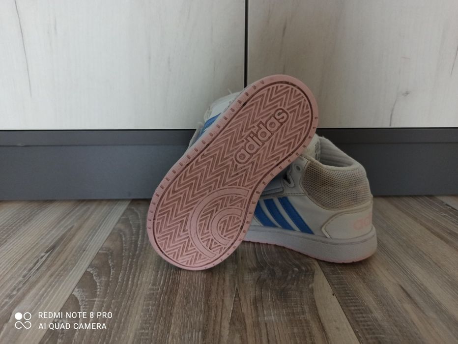 Маратонки Adidas  ном. 25
