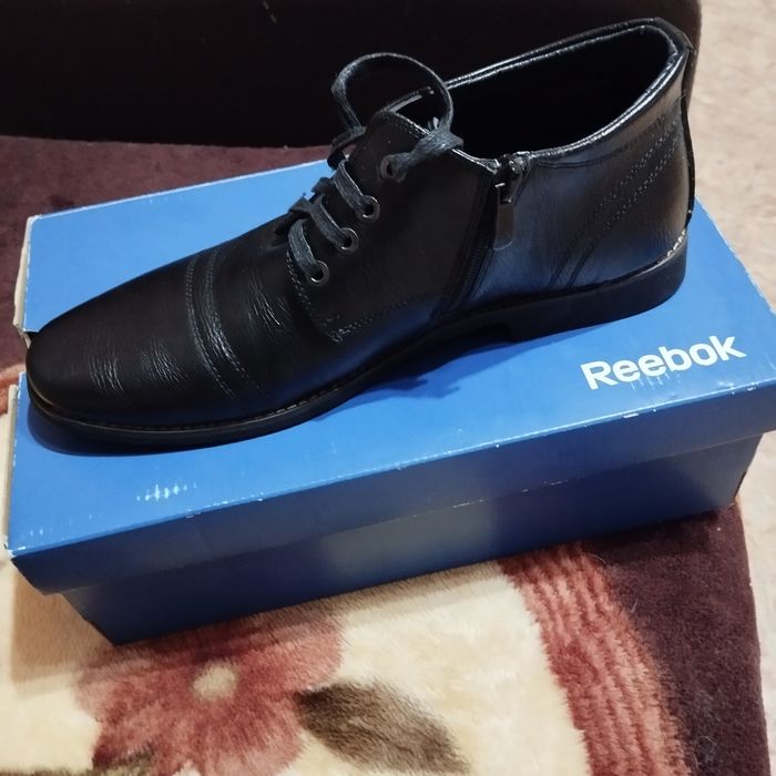 Продам ботинки новые