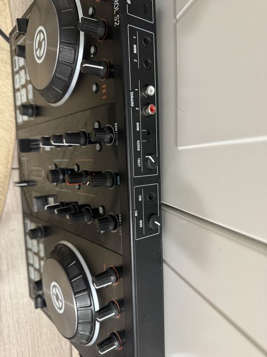 Console DJ Tracktor S2 MK2 si MK3