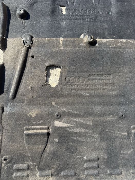 кора под купето под двигател Audi A8 S8 D5 4N underbody shield