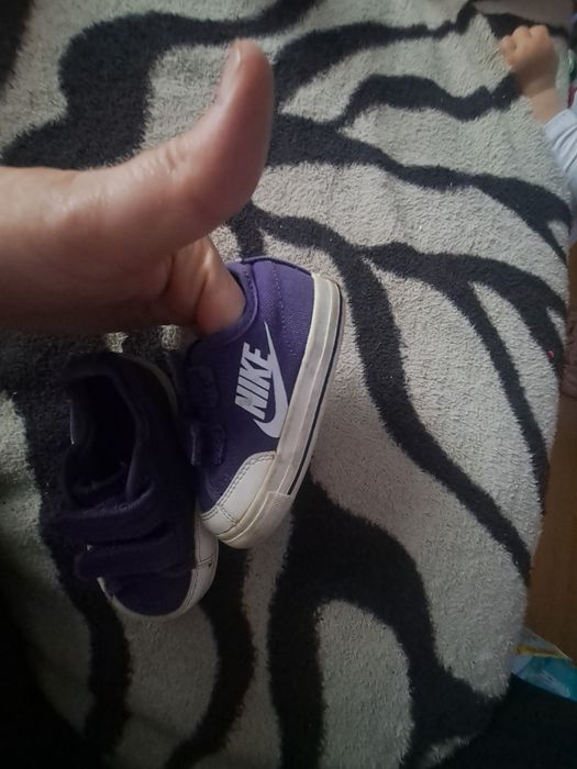 Teniși Nike bebelusi