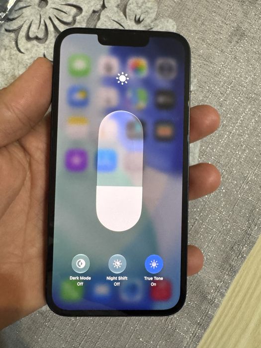 Iphone 16E de 128gb cu mdm , spate fisurat